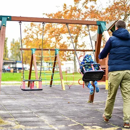 Bl Garden Panzió Alojamento de Acomodação e Pequeno-almoço 4*