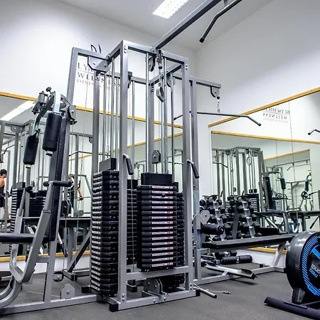 לינה וארוחת בוקר Bl Garden Panzio 4*