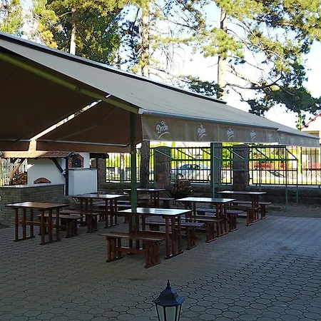 Bl Garden Panzio 4* בלטונללה