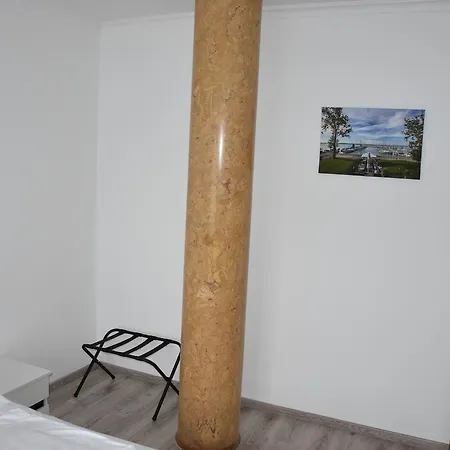 Bl Garden Panzio 4* בלטונללה