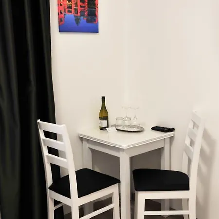 Bl Garden Panzio לינה וארוחת בוקר בלטונללה