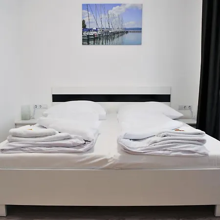 Bl Garden Panzio בלטונללה