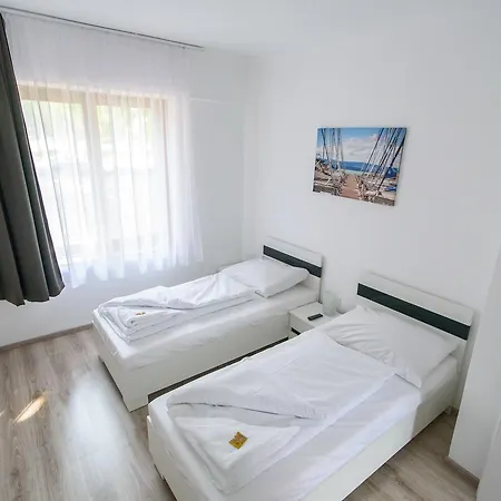 Bl Garden Panzio לינה וארוחת בוקר