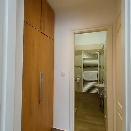 Bl Garden Panzió Alojamento de Acomodação e Pequeno-almoço Balatonlelle