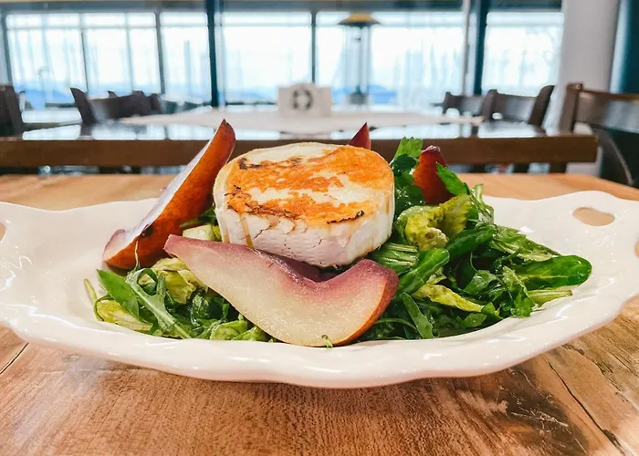 Bl Garden Panzio 4* バラトンレッレ