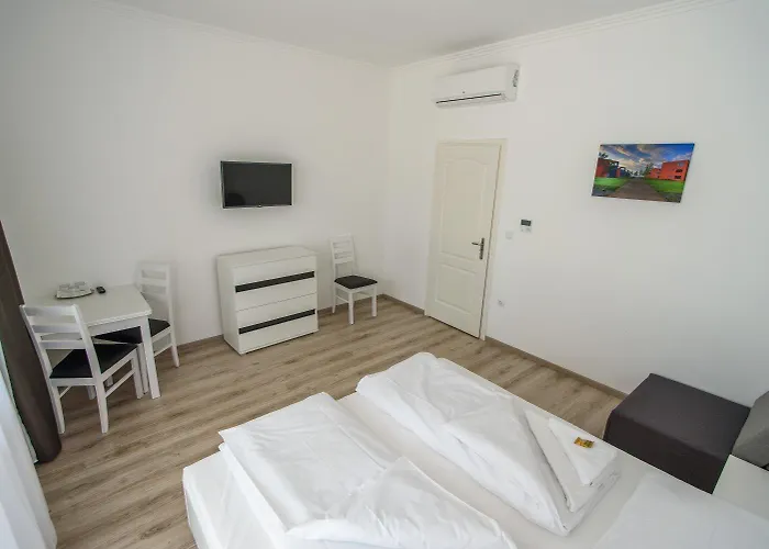 Bl Garden Panzio Bed & Breakfast