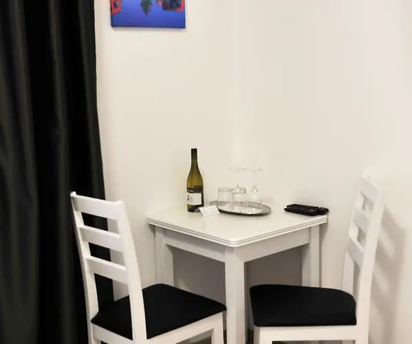 Bl Garden Panzio לינה וארוחת בוקר בלטונללה