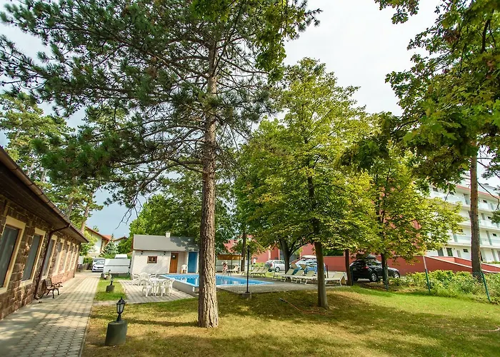 Bl Garden Panzio Bed & Breakfast Balatonlelle