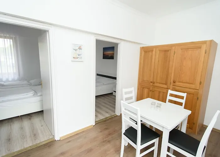 Bl Garden Panzio Bed & Breakfast Balatonlelle