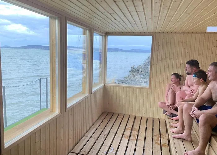 Bl Garden Panzio Bed & Breakfast 4*